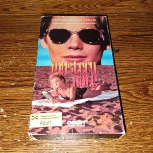 Mystery Date (VHS, 1994, Orion Pictures) Ethan Hawk Teri Polo